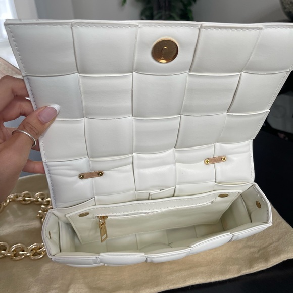 White shoulder bag - Picture 4 of 10